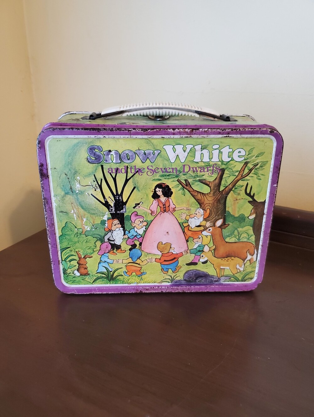 Vintage Snow White and the Seven Dwarfs Metal Lunchbox